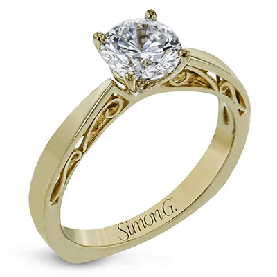 Classic solitaire engagement rings with platinum or white gold bands for elegance -Engagement Ring in 18k Gold