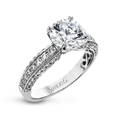 Elegant engagement rings with cathedral-style settings for an elevated, regal design -Engagement Ring in 18k Gold with Diamonds