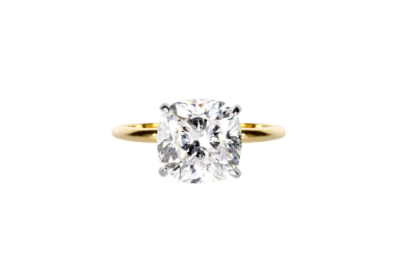 Engagement rings with square-shaped diamonds for a contemporary and sophisticated appearance -The Mila Ring (3 Carat)