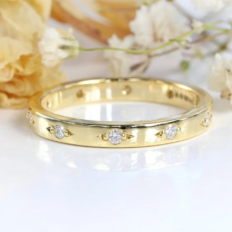 Diamond Rings for Gamers' Style-18ct Gold Engraved Bead Set 10-Diamond Eternity Ring