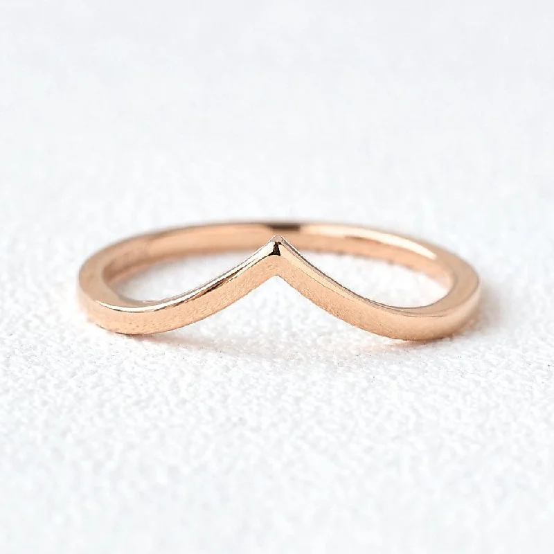 Bold rings designed for men with rugged style -Minimalist Chevron Stacking Ring