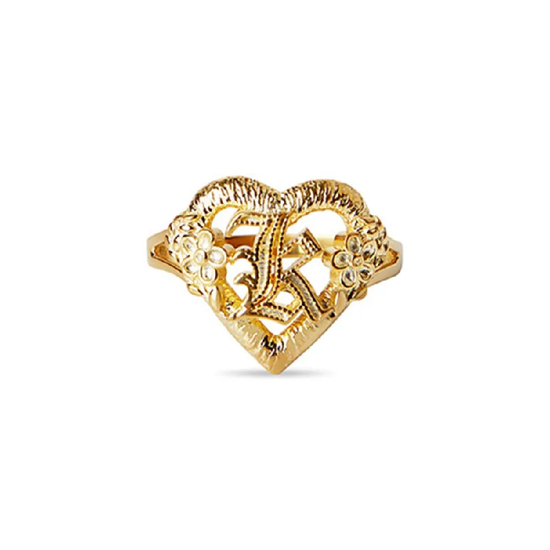 Modern rings with clean cuts for chic flair -THE CUTOUT OLD ENGLISH FLOWER HEART LETTER RING