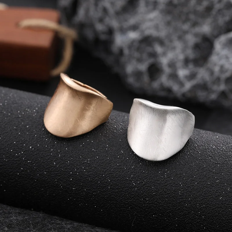 Light rings ideal for everyday finger comfort -Wholesale Alloy Adjustable Vintage Rings