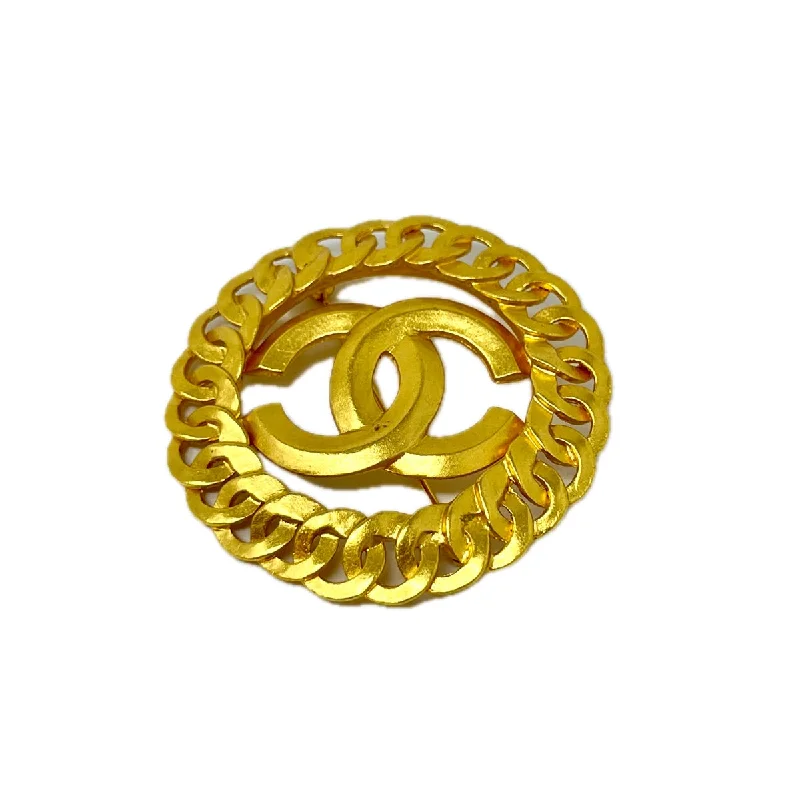 Rose gold brooches and pins for warm glow -Chanel 1996 CC Chain Link Pin